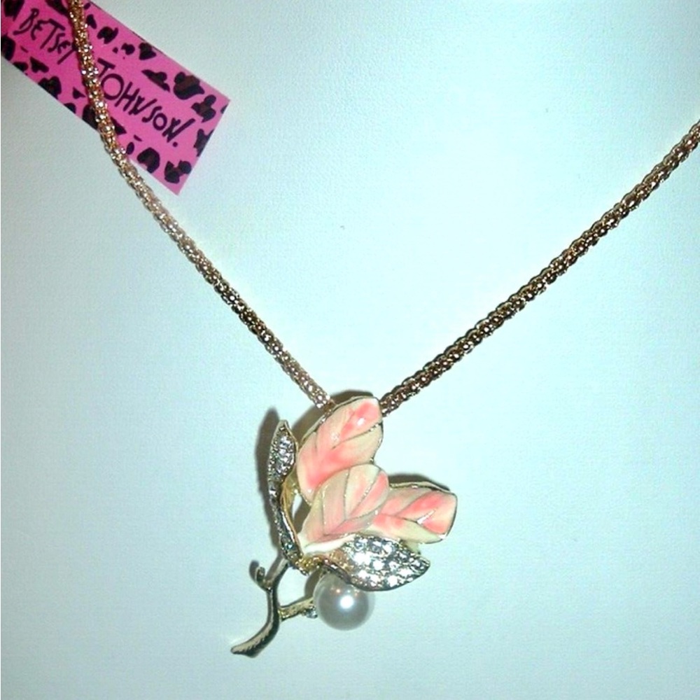 NWT Betsey Johnson Pink Rose Necklace
